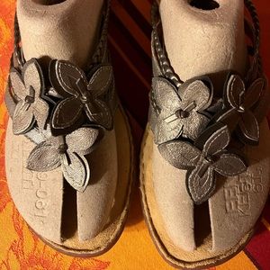 Women’s Clark’s artisan gold sandal